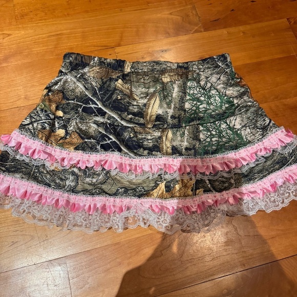 Micro Mini Skirt Real tree Camo print with Pink Lace Trim NEW XS - Picture 5 of 5